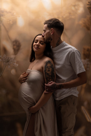 Grossesse_studio_couple_nature