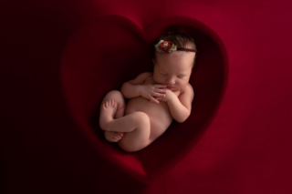 Nouveau-né-coeur-rouge-1
