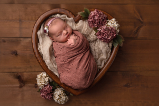 Nouveau-né_fleurs_coeur